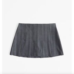 Abercrombie and Fitch pleated mini skort size medium